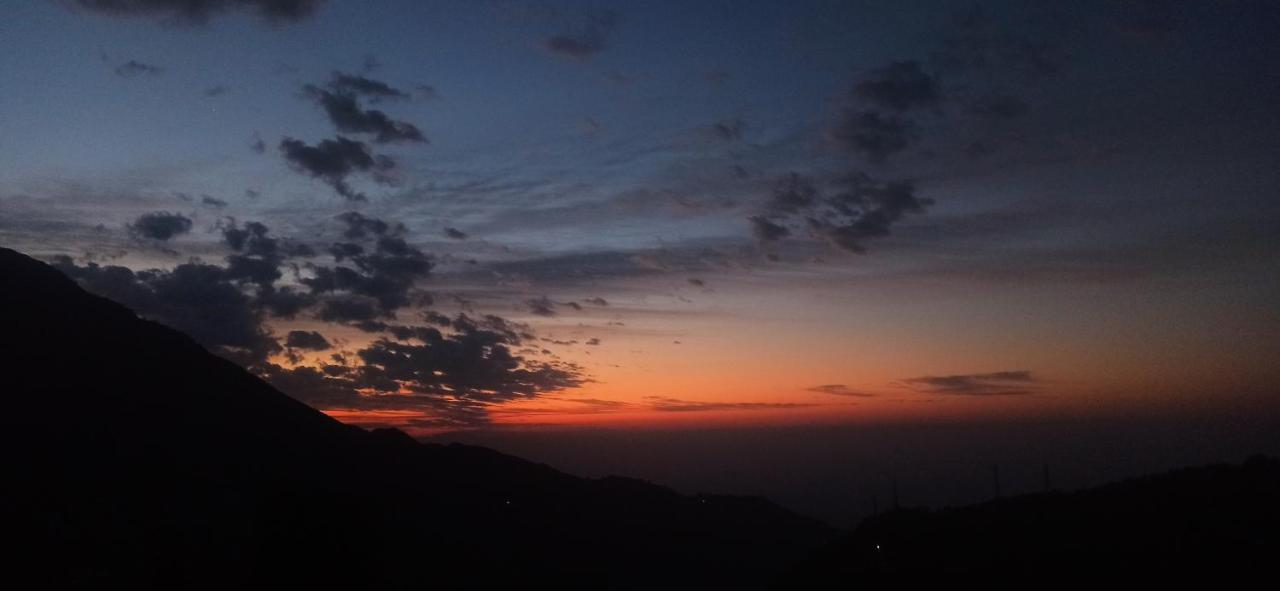 The Unmad, Dharamkot Hotel ดารัมซาลา ภายนอก รูปภาพ